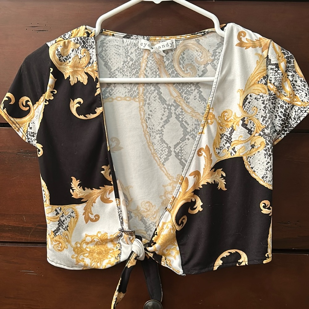 Tie in the front cropped top